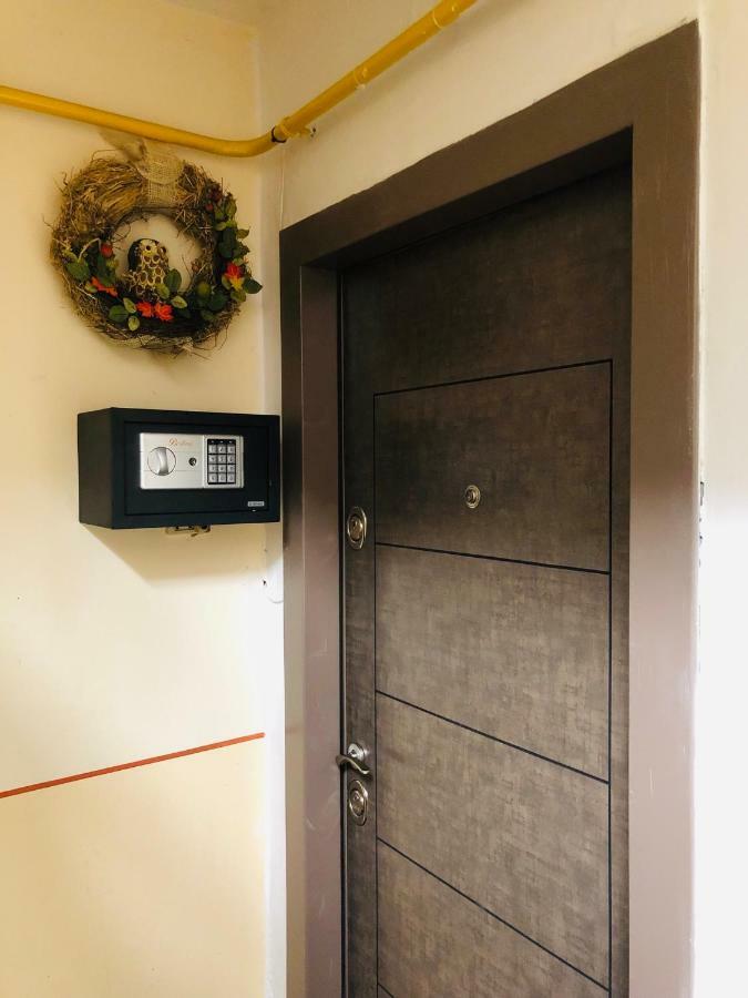 Little Cute Homey Apartman Satu Mare Exterior photo